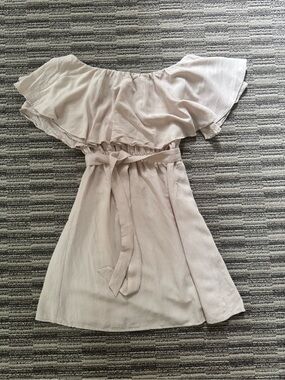 EVIE Off-Shoulder Mini Dress in Light Beige - AU8 (small)